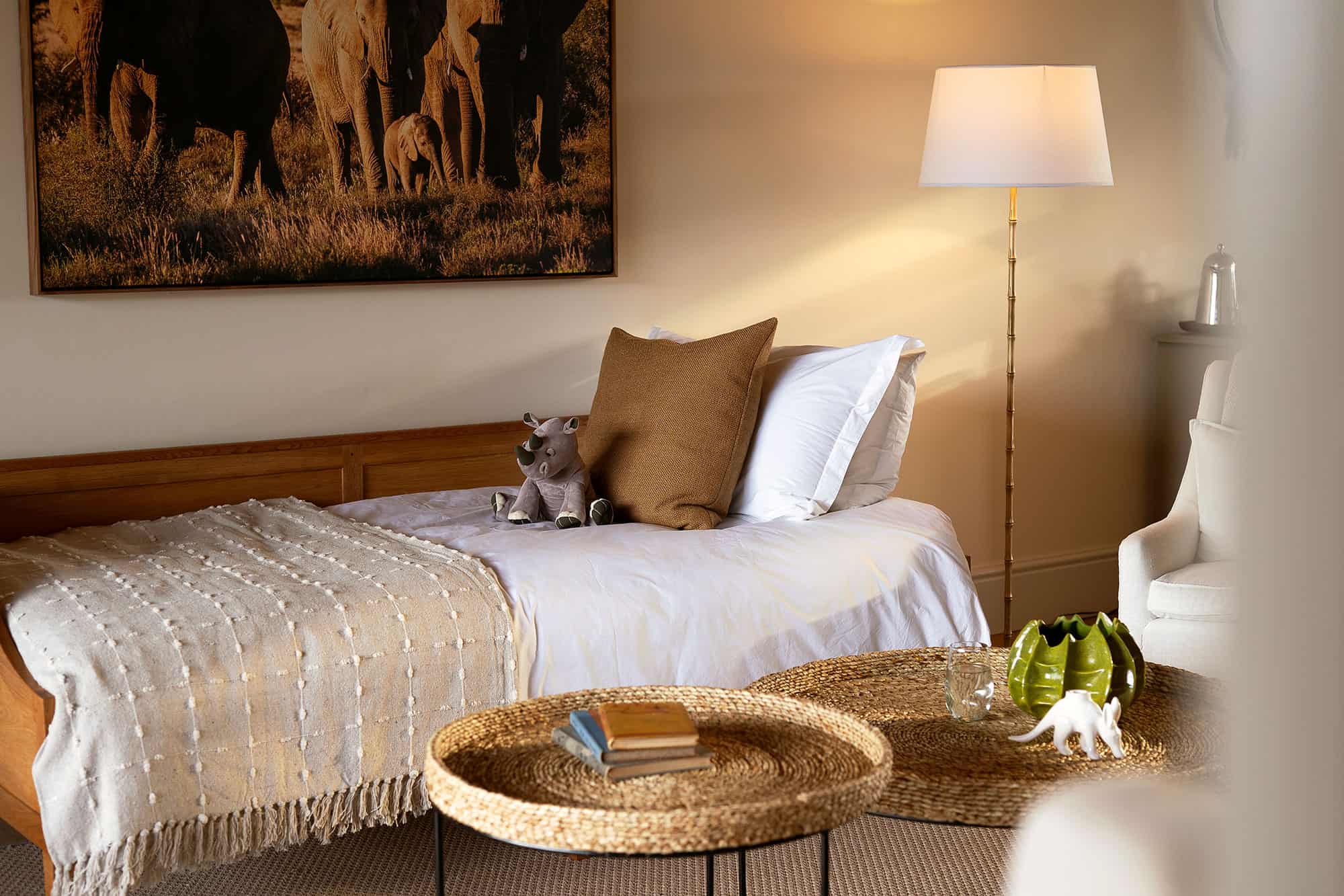 Samara-Karoo-Lodge-Karoo-Family-Suite-living-room-kids-bed-Maike-McNeill