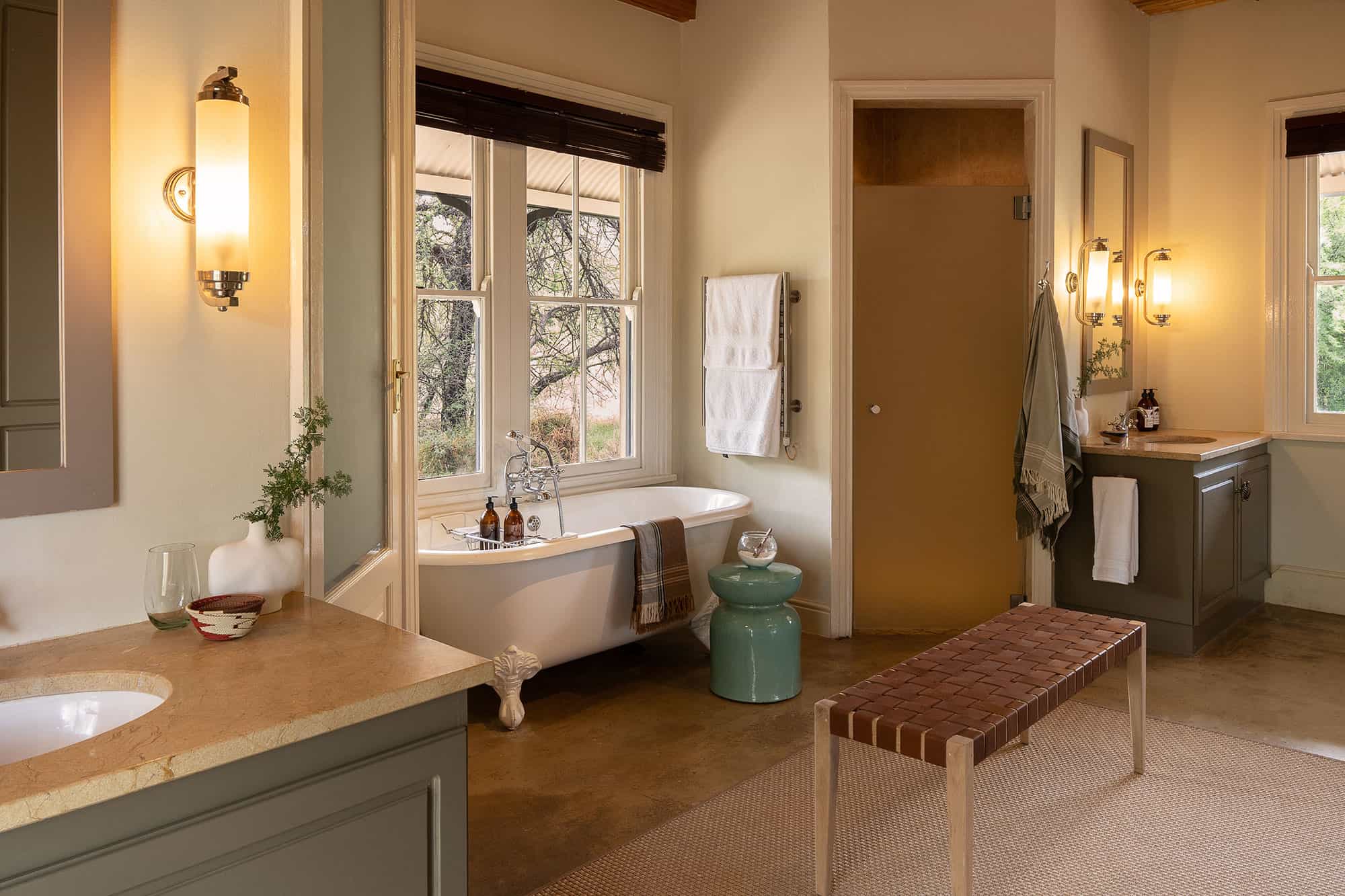 Samara-Karoo-Lodge-Karoo-Suite-bathroom-Maike-McNeill