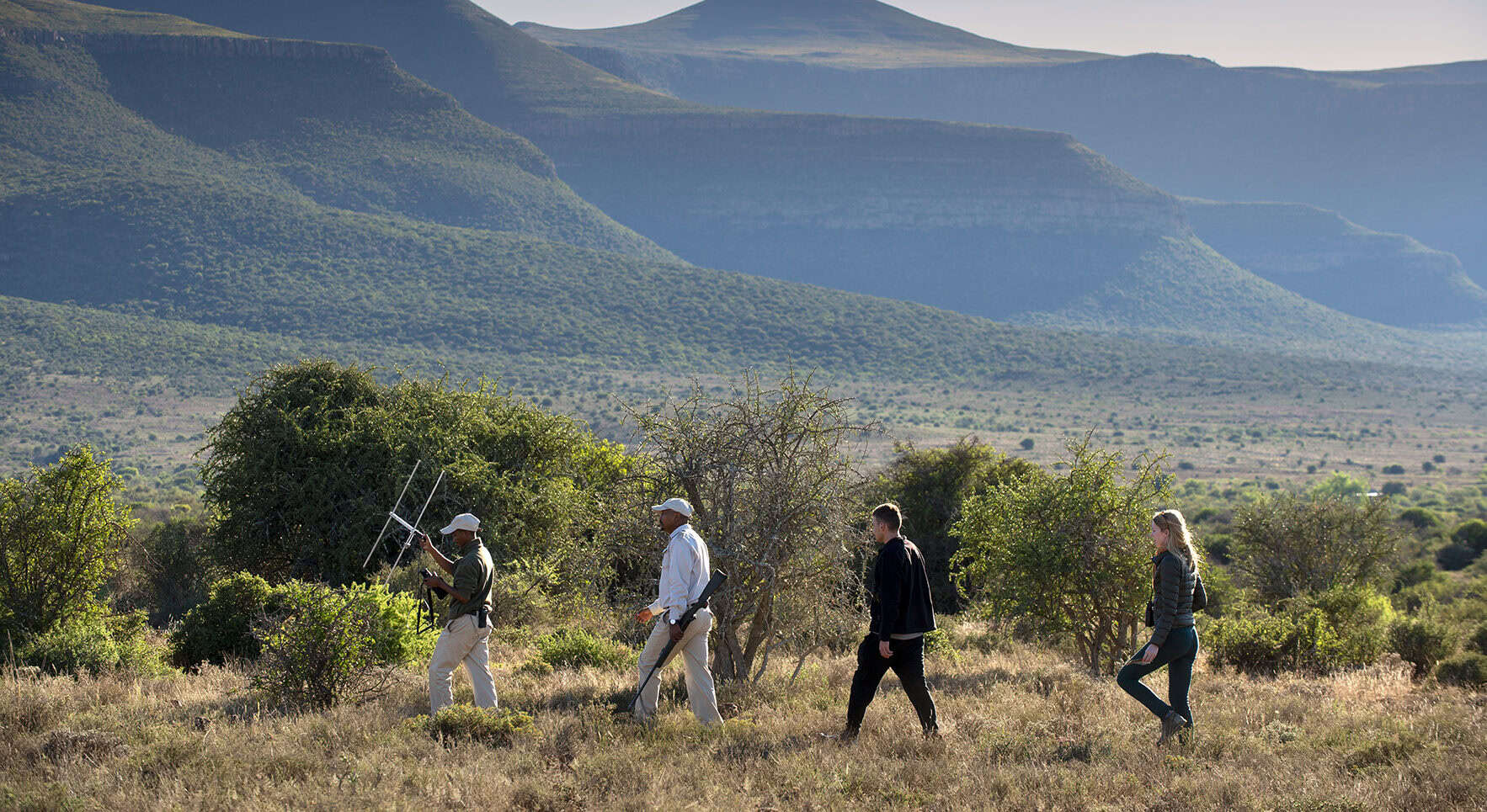 bush-walk-samara-karoo-safari-mountains-landscape-tracking-dook