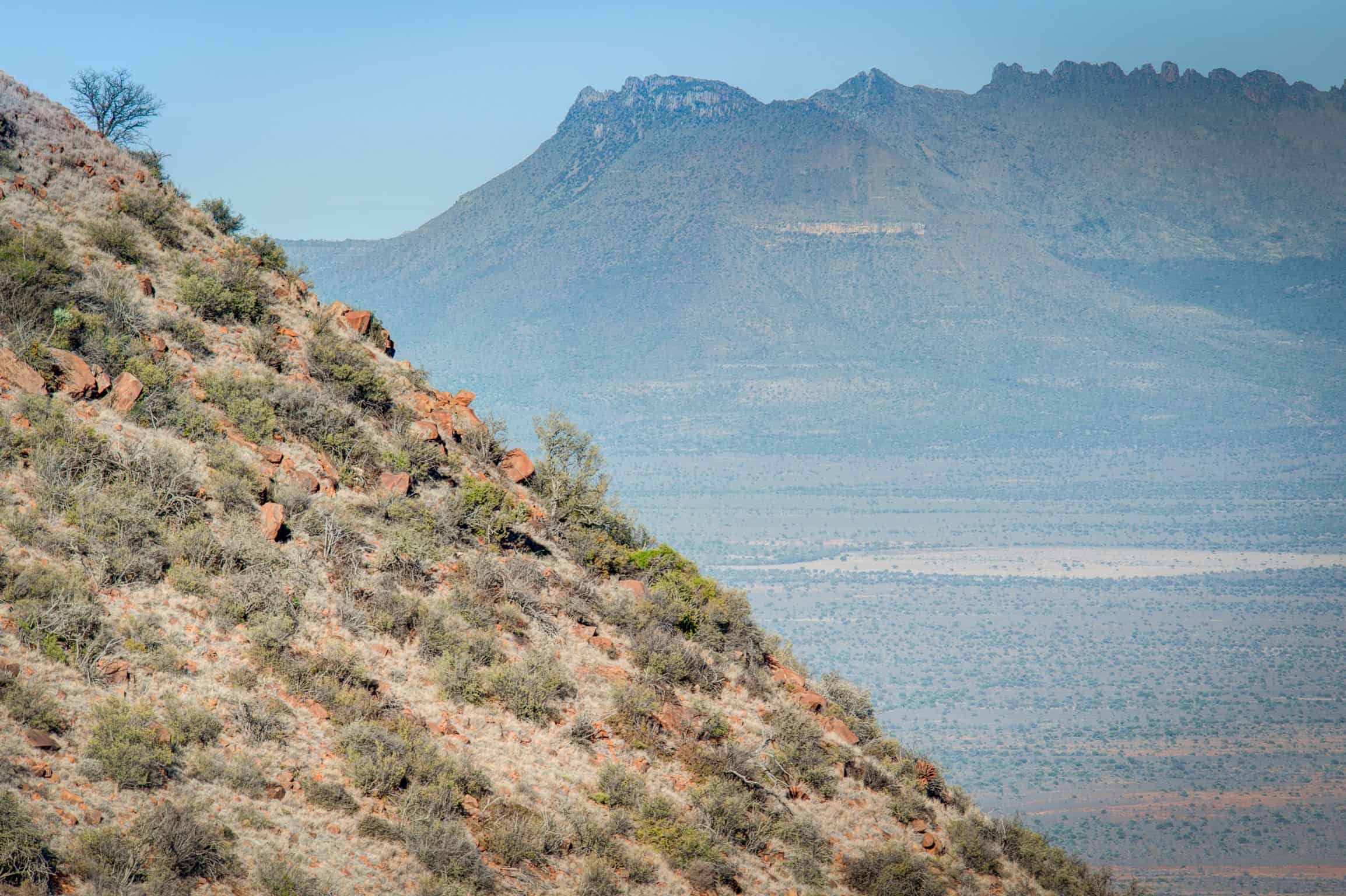 samara-mountains-view-karoo-south-africa-tandjiesberg